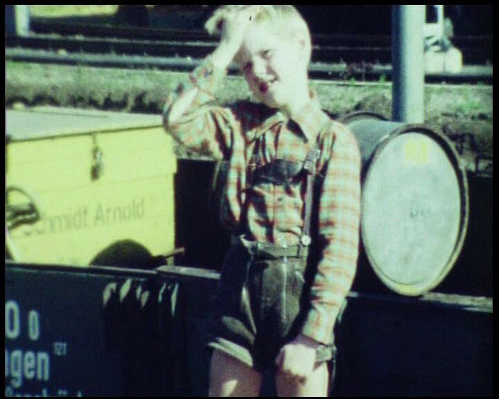 Schule im Urwald ist auch Mist