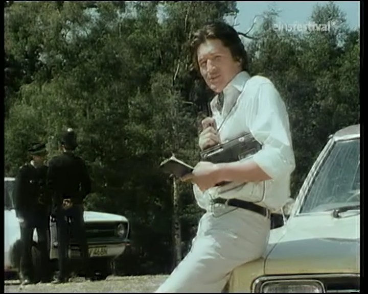 Richard beugt das Vorgehen der AuerirdischInnen