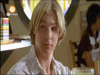 Nein, Lewis ist so wenig schwul wie ich.