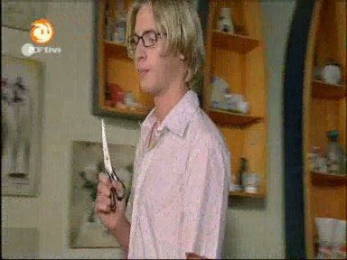 Die Schere wird Lewis nicht fr seine Haare benutzen.